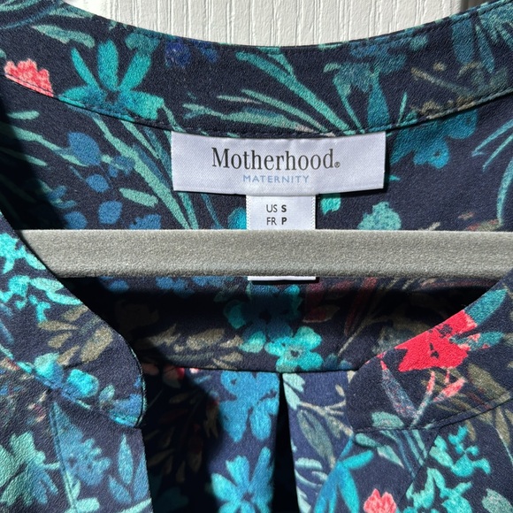 ✨Maternity Top✨ - Picture 2 of 4